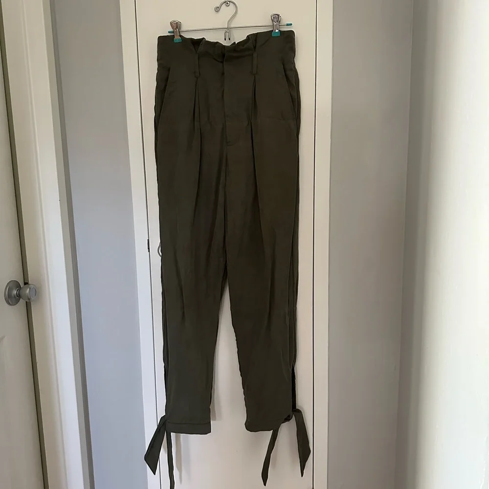 Reformation Avalon Pant - army green